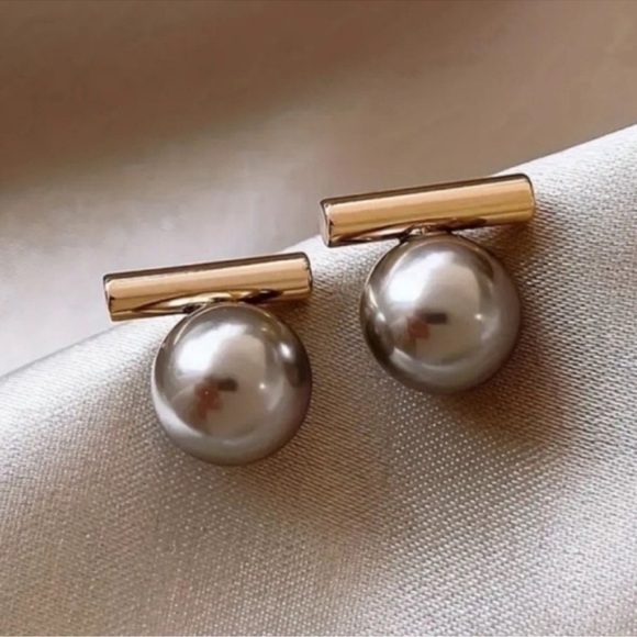 Anthropologie Jewelry - Lorelei Tahitian Pearl Earrings